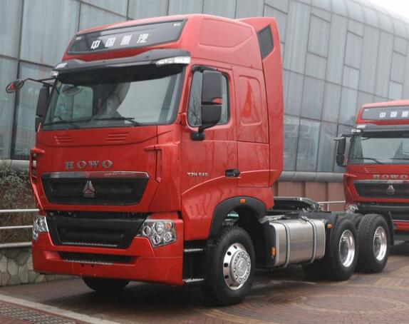 中国重汽 HOWO T7H重卡  540马力 6X4牵引车(ZZ4257W324HE1B)
